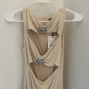 Elegant Cream Sleeveless Zara Dress
